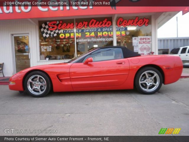 2004 Chevrolet Corvette Convertible in Torch Red
