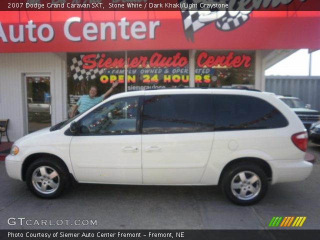 2007 Dodge Grand Caravan SXT in Stone White