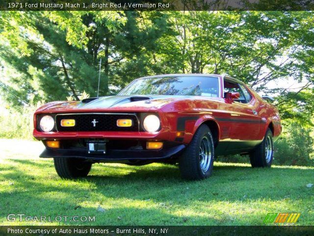 1971 Ford Mustang Mach 1 in Bright Red