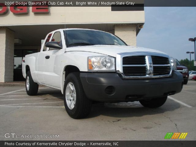 2006 Dodge Dakota ST Club Cab 4x4 in Bright White