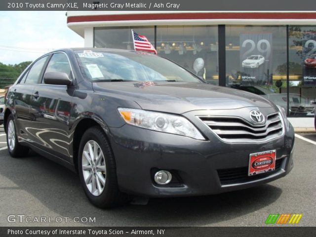 2010 Toyota Camry XLE in Magnetic Gray Metallic