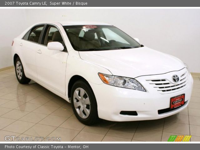 2007 Toyota Camry LE in Super White