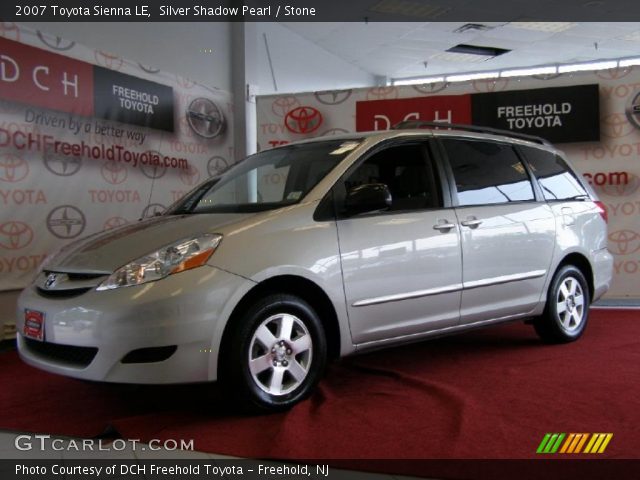 2007 Toyota Sienna LE in Silver Shadow Pearl