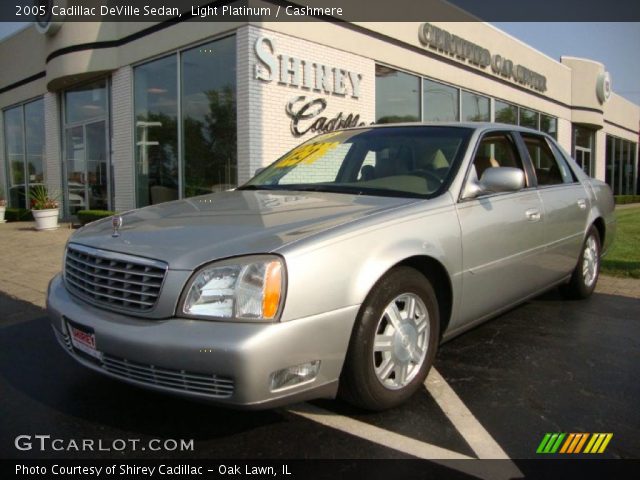 2005 Cadillac DeVille Sedan in Light Platinum