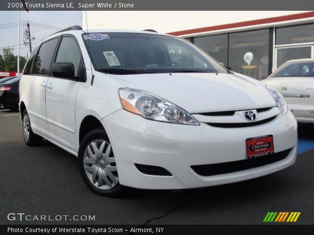 2009 Toyota Sienna LE in Super White