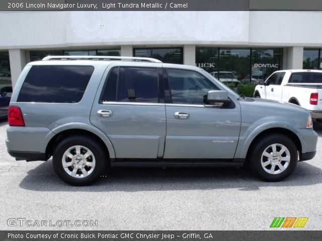 2006 Lincoln Navigator Luxury in Light Tundra Metallic