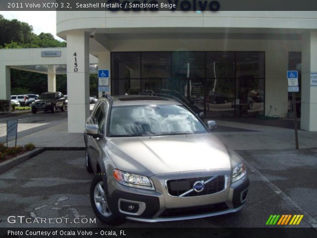 2011 Volvo XC70 3.2 in Seashell Metallic