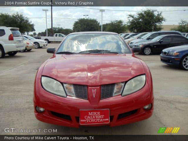 2004 Pontiac Sunfire Coupe in Victory Red