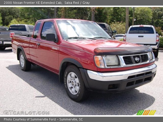 2000 Nissan Frontier XE Extended Cab in Salsa Red