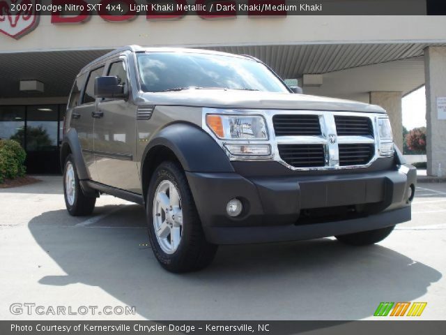 2007 Dodge Nitro SXT 4x4 in Light Khaki Metallic