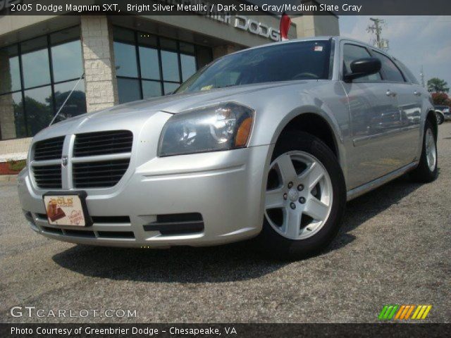 2005 Dodge Magnum SXT in Bright Silver Metallic