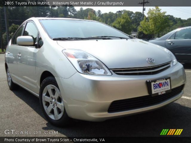2005 Toyota Prius Hybrid in Millenium Silver Metallic