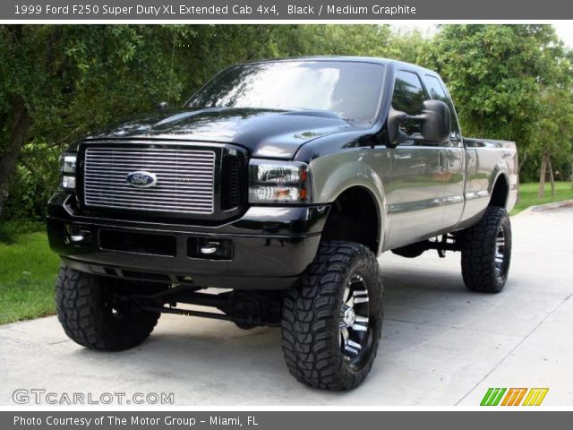 1999 Ford F250 Super Duty XL Extended Cab 4x4 in Black