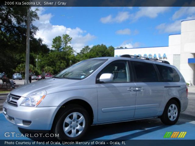 2006 Kia Sedona LX in Silver