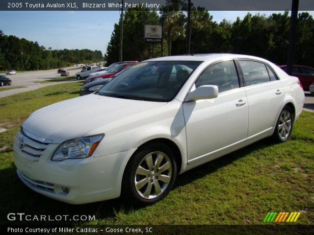 2005 Toyota Avalon XLS in Blizzard White Pearl