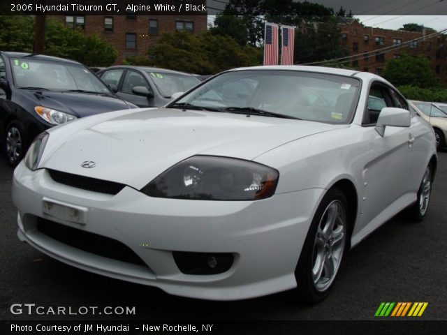 2006 Hyundai Tiburon GT in Alpine White