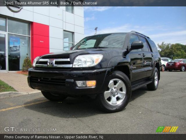 2005 Toyota 4Runner SR5 4x4 in Black