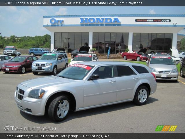 2005 Dodge Magnum SXT in Bright Silver Metallic