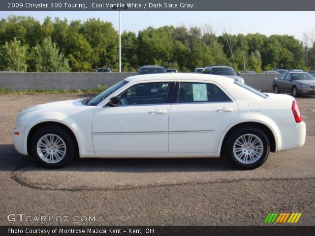 2009 Chrysler 300 Touring in Cool Vanilla White