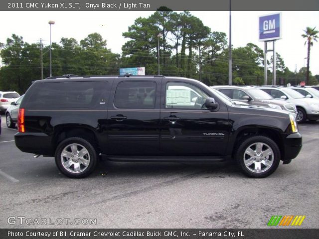 2011 GMC Yukon XL SLT in Onyx Black