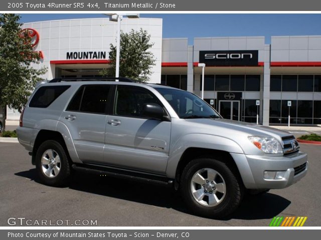 2005 Toyota 4Runner SR5 4x4 in Titanium Metallic
