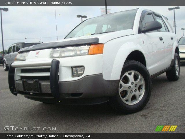 2003 Saturn VUE V6 AWD in White