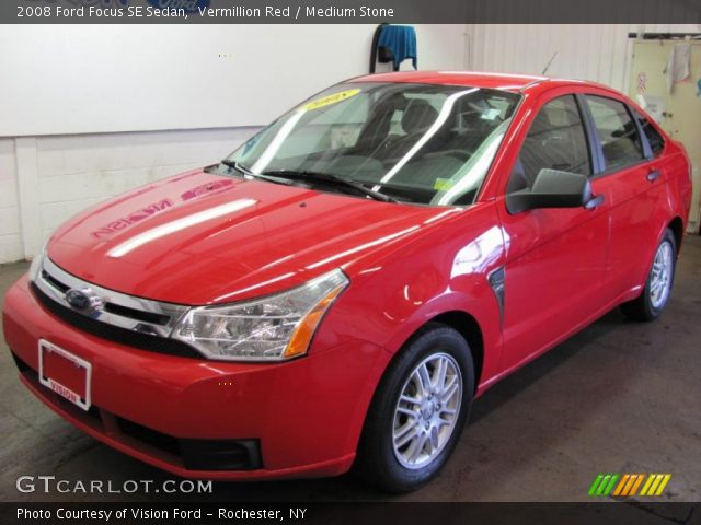 2008 Ford Focus SE Sedan in Vermillion Red