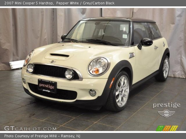 2007 Mini Cooper S Hardtop in Pepper White