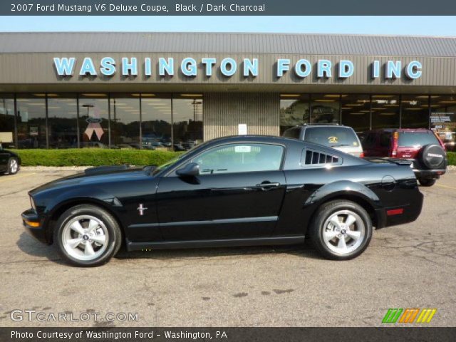 2007 Ford Mustang V6 Deluxe Coupe in Black