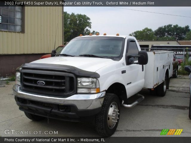 2003 Ford F450 Super Duty XL Regular Cab Utility Truck in Oxford White