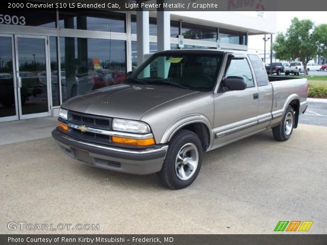 2000 Chevrolet S10 LS Extended Cab in Light Pewter Metallic