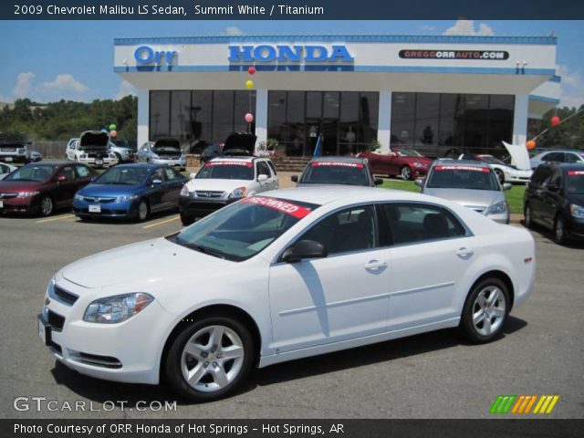 2009 Chevrolet Malibu LS Sedan in Summit White
