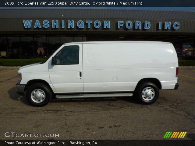 2009 Ford E Series Van E250 Super Duty Cargo in Oxford White