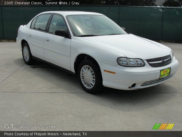 2005 Chevrolet Classic  in Summit White