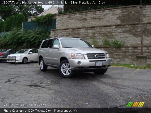 2007 Toyota Highlander Hybrid 4WD in Millenium Silver Metallic