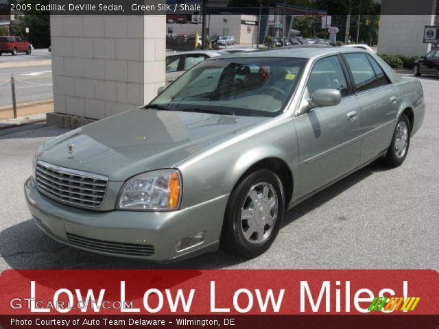 2005 Cadillac DeVille Sedan in Green Silk