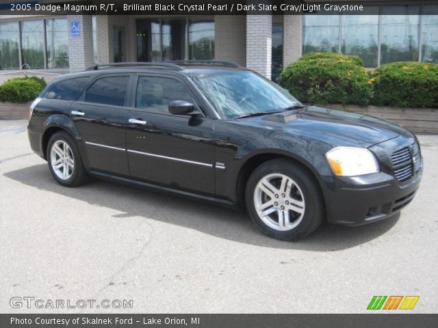 2005 Dodge Magnum R/T in Brilliant Black Crystal Pearl