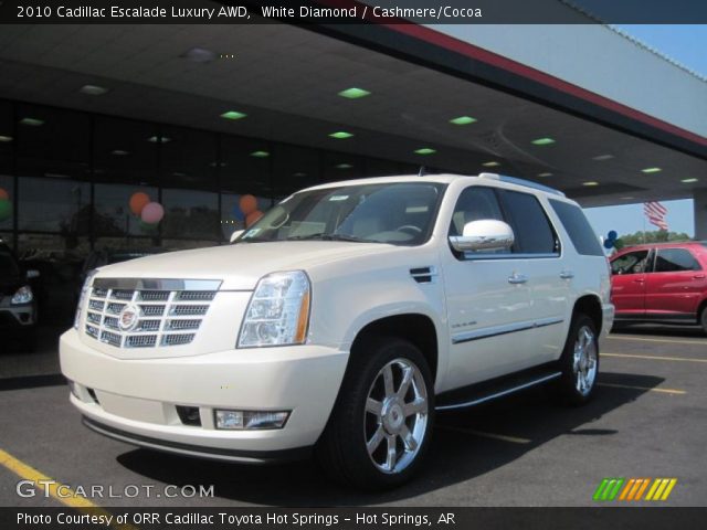 2010 Cadillac Escalade Luxury AWD in White Diamond