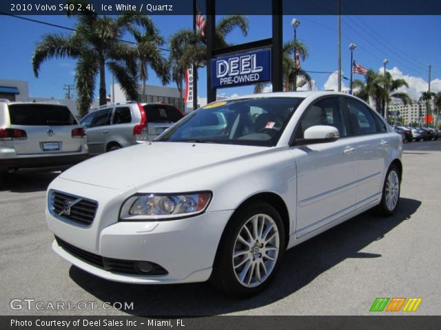 2010 Volvo S40 2.4i in Ice White