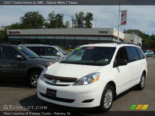 2007 Toyota Sienna LE AWD in Natural White