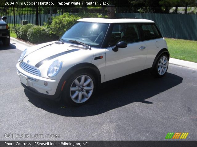 2004 Mini Cooper Hardtop in Pepper White