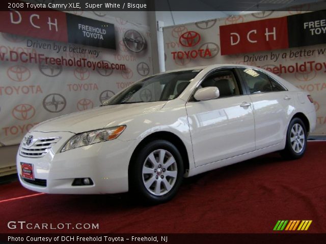 2008 Toyota Camry XLE in Super White
