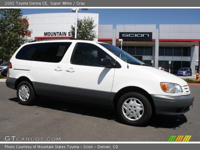 2002 Toyota Sienna CE in Super White