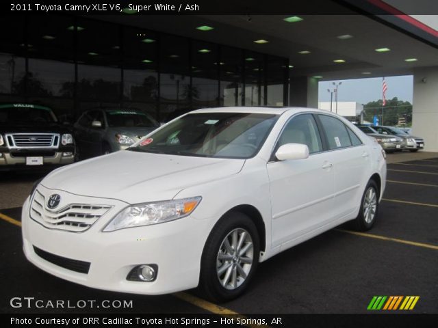 2011 Toyota Camry XLE V6 in Super White