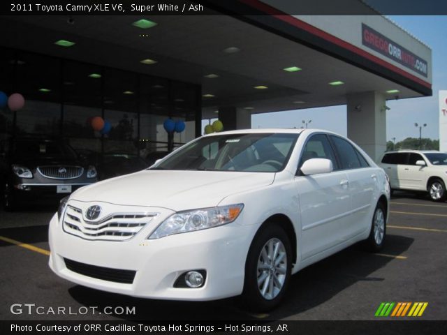 2011 Toyota Camry XLE V6 in Super White