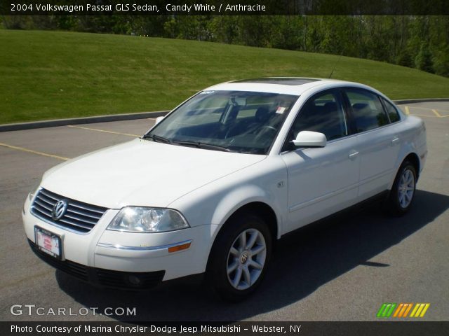 2004 Volkswagen Passat GLS Sedan in Candy White