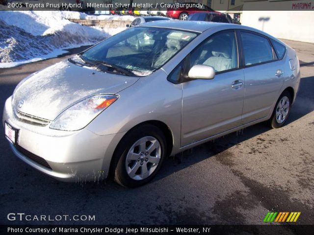 2005 Toyota Prius Hybrid in Millenium Silver Metallic