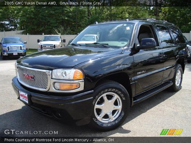2005 GMC Yukon Denali AWD in Onyx Black