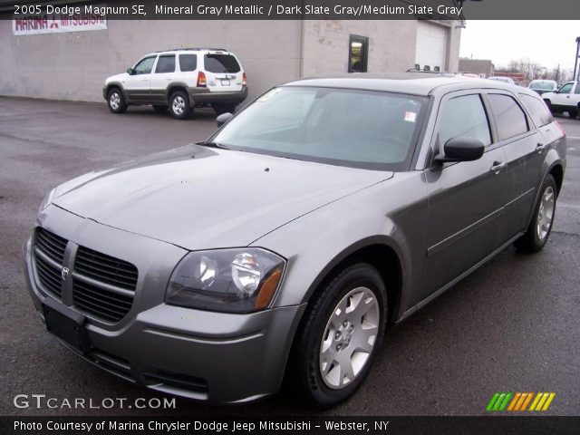 2005 Dodge Magnum SE in Mineral Gray Metallic