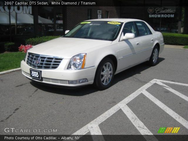 2007 Cadillac DTS Sedan in White Diamond